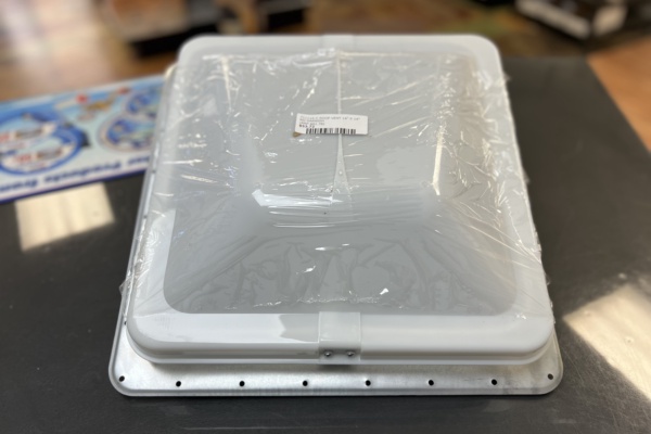 71111A-C ROOF VENT 14" X 14" NO GARNISH