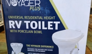780-0091 VOYAGER PLUS TOILET WITH PORCELAIN BOWL