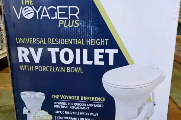 780-0091 VOYAGER PLUS TOILET WITH PORCELAIN BOWL
