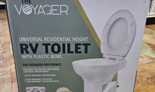 780-0092 VOYAGER TOILET WITH PLASTIC BOWL