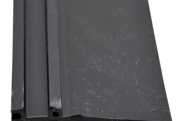 018-341 EK SEAL BASE WITH 2" WIPER BLACK 1/2" X 2 3/4" X 35 FT